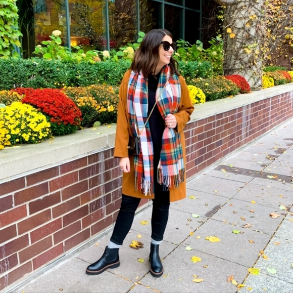 NWT Nordstrom Caslon Miller Water Resistant Lug Chelsea Boot Black Leather Shoes - Picture 7 of 16